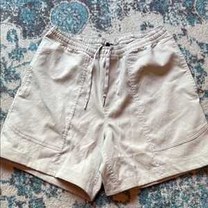 Men’s lululemon khaki woven shorts
